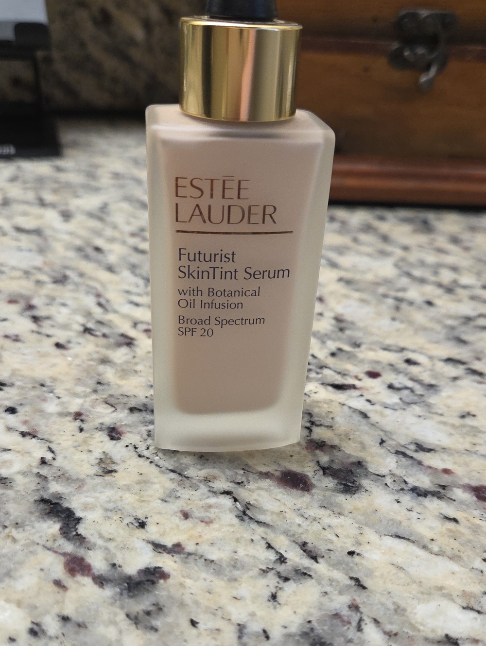 Estee Lauder Futurist SkinTint – 0N1 ALABASTER